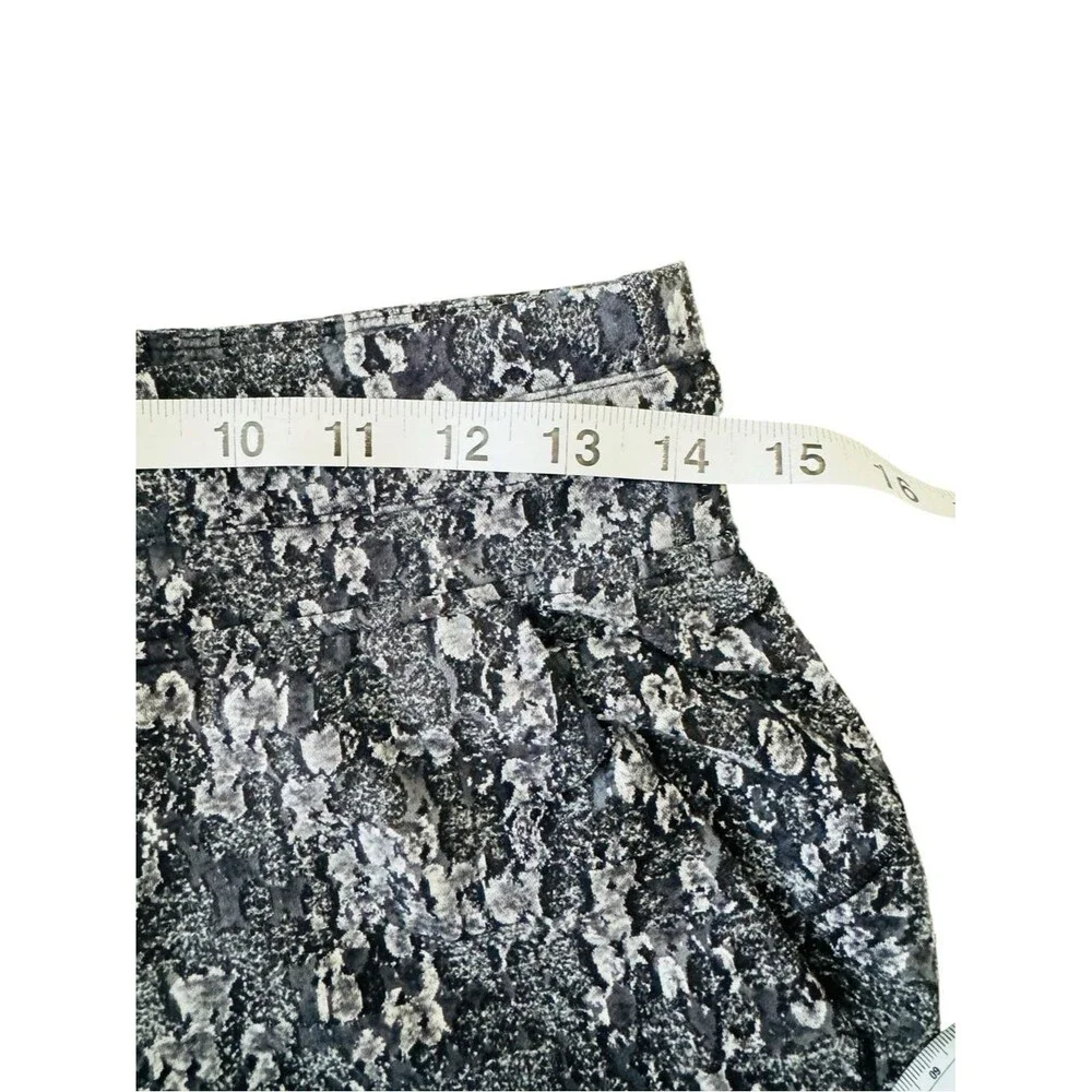 Lululemon Printed Joggers Sz 6 Gray White Athleisure Lounge Pants